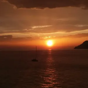 cala-luna-in-centro-con-terrazza.hotelitalianriviera.com/